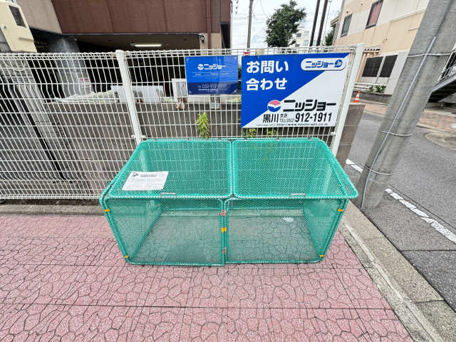 敷地内ゴミ置き場