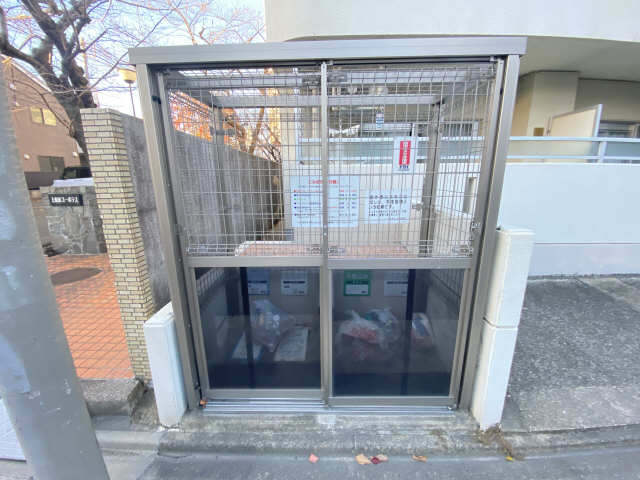 敷地内ゴミ置き場