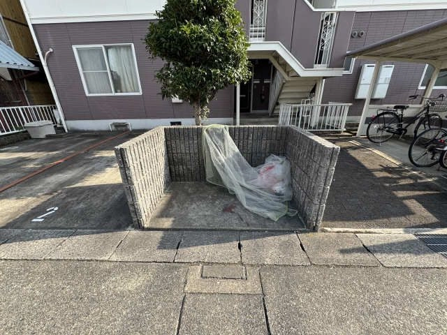 敷地内ゴミ置き場