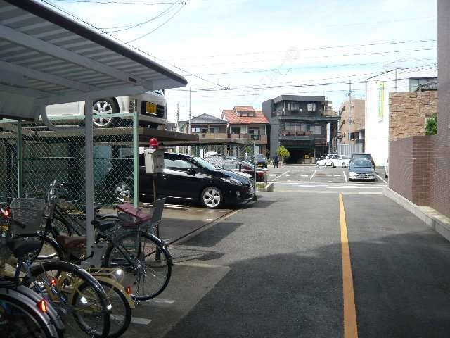 駐輪場&立体駐車場