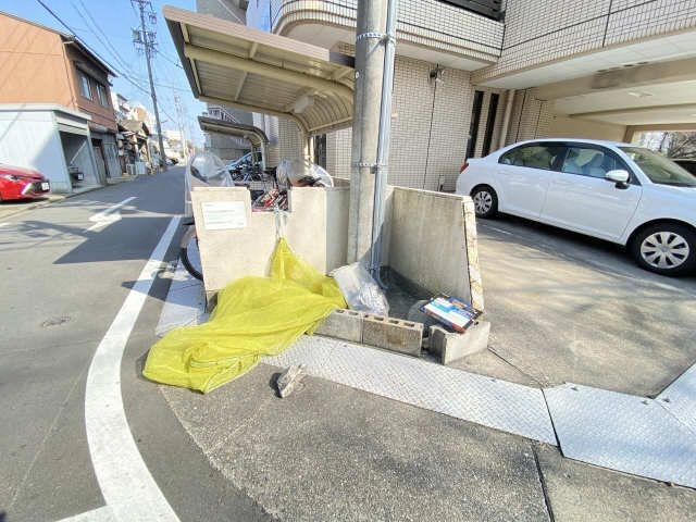 敷地内ゴミ置場