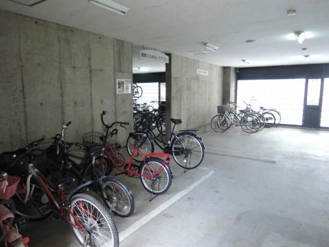 ウエストスター駐輪場