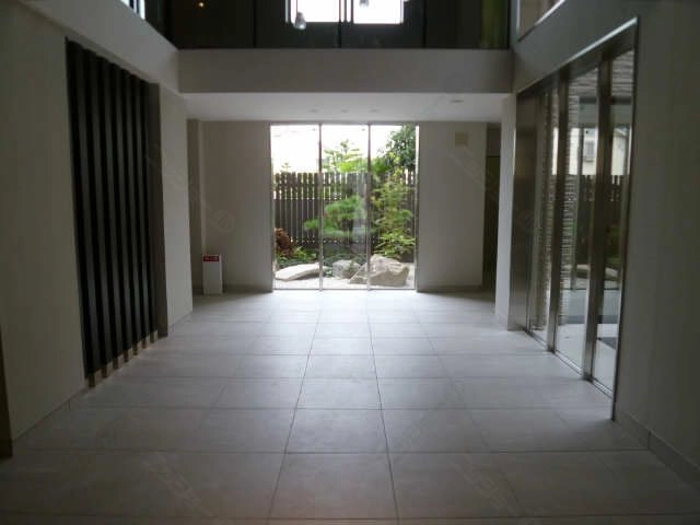 エントランスホール