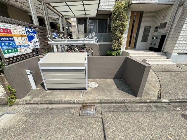 敷地内ゴミ置き場