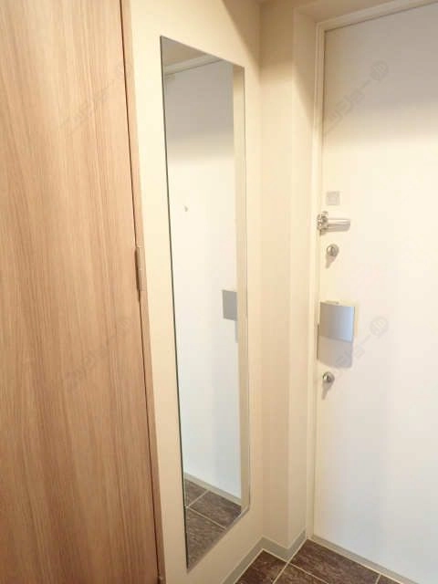 玄関姿鏡