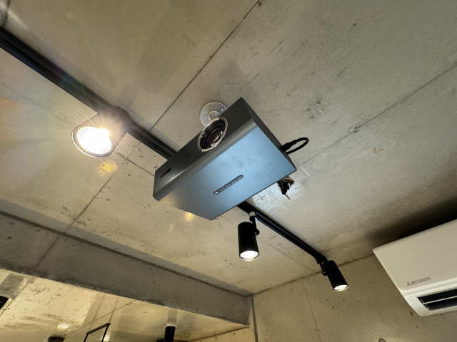 プロジェクター