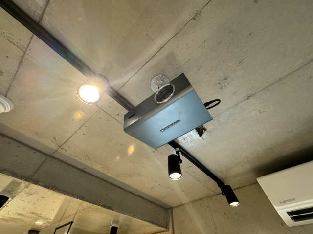 プロジェクター