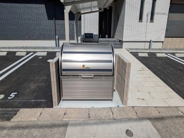 ダストボックス