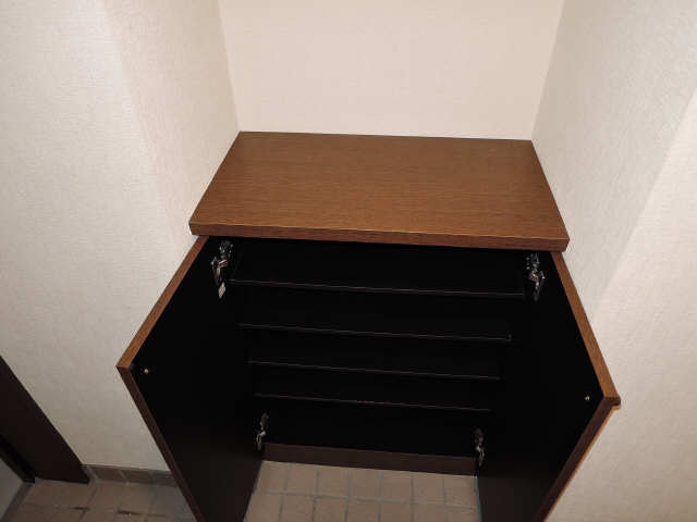 シューズボックス