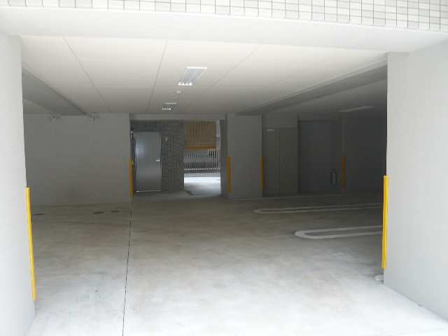 屋内駐車場