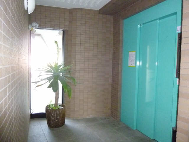 エレべーター前