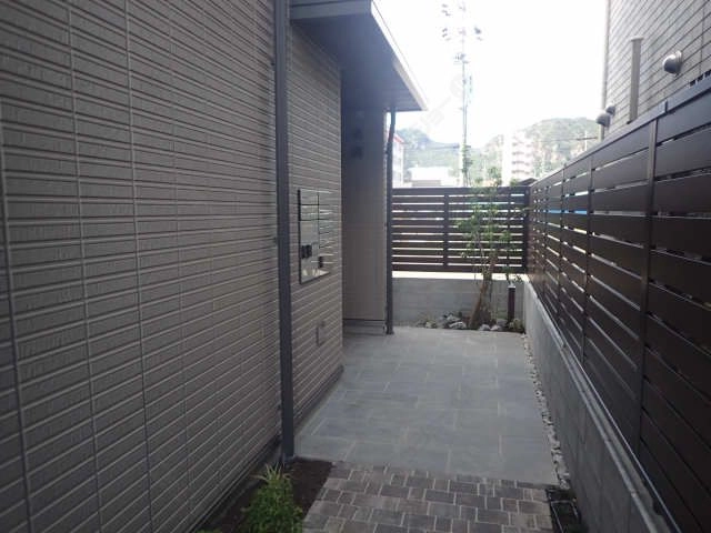 エントランス前