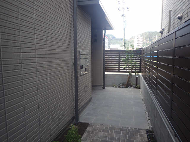 エントランス前