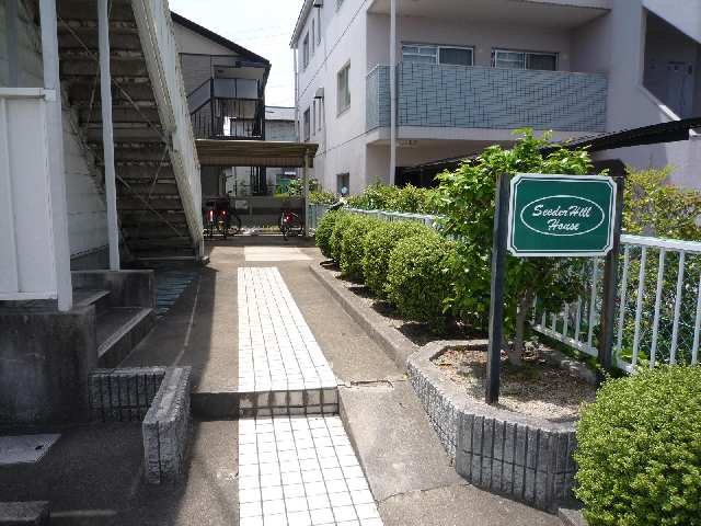 エントランス・駐輪場