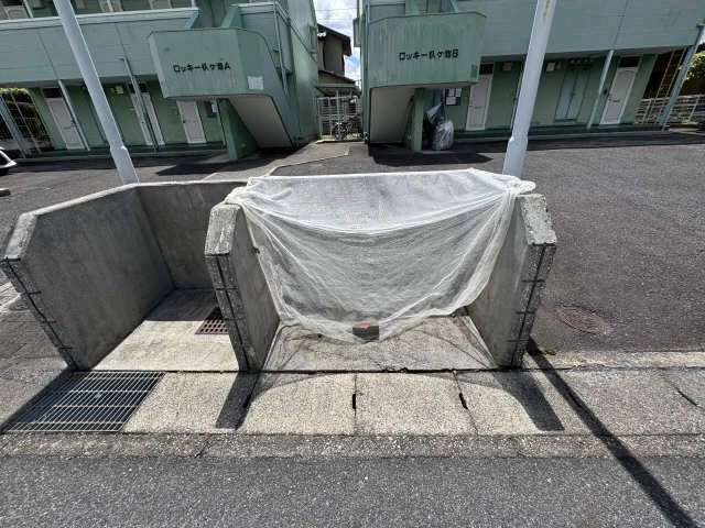 敷地内ゴミ置き場