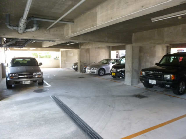 屋根付き駐車場