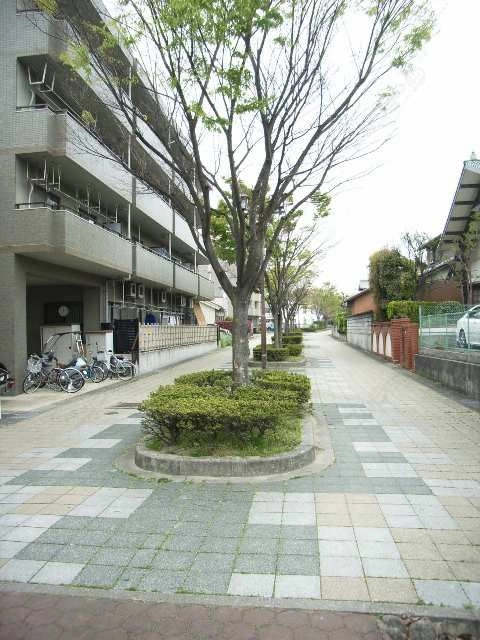 物件前遊歩道