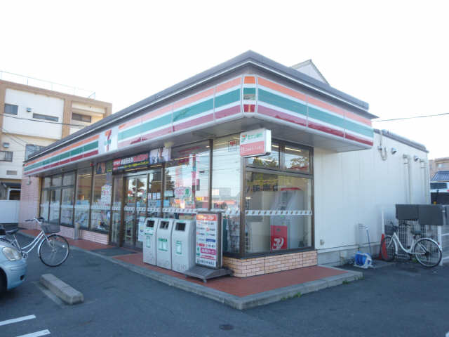 コンビニ徒歩８分