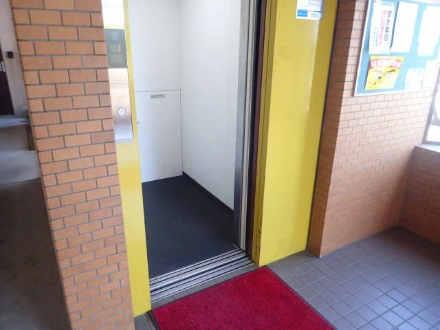 エレベータ-