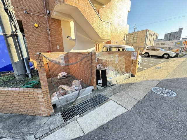 敷地内ゴミ置き場