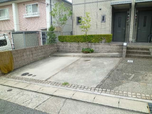 駐車場2台分あり
