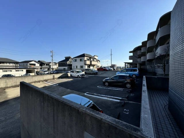 駐車場・北側