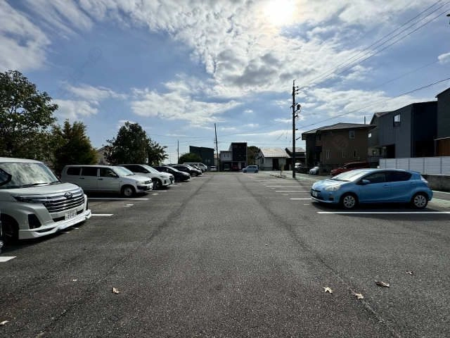 敷地外駐車場・隣接