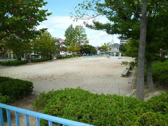 黒石中平公  園歩1分