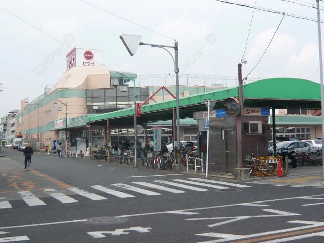 スーパー徒歩８分