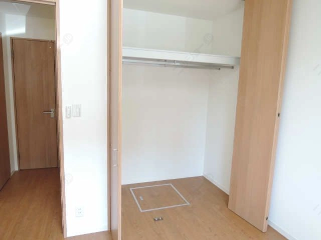 1階洋室収納