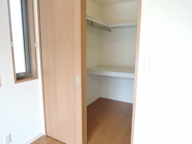 2階西洋室大型収納