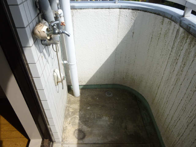 室外洗濯機置場