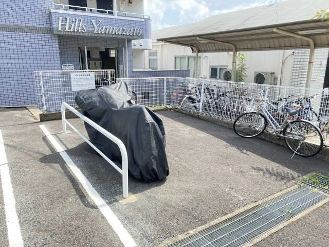 バイク専用駐輪場