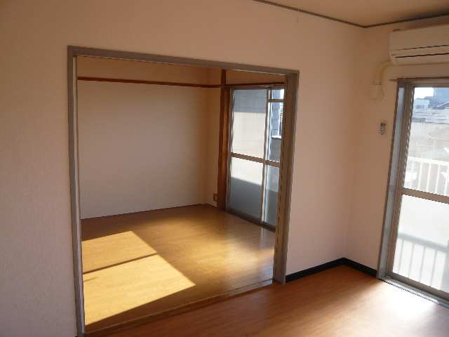 オール洋間改装の部屋