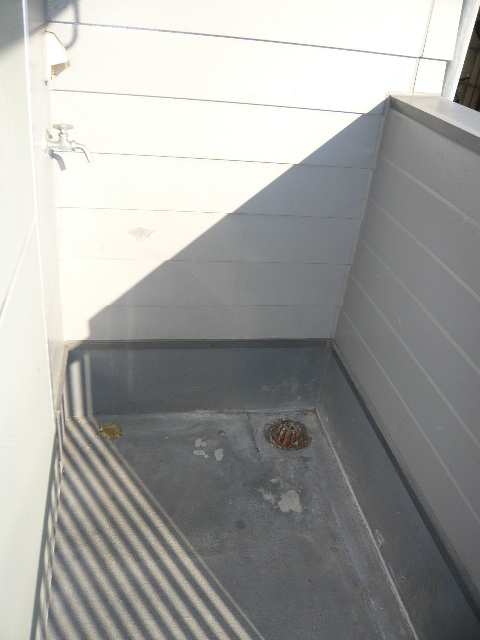 ベランダ洗濯機置場