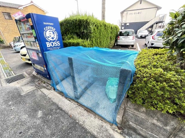 敷地内ゴミ置き場