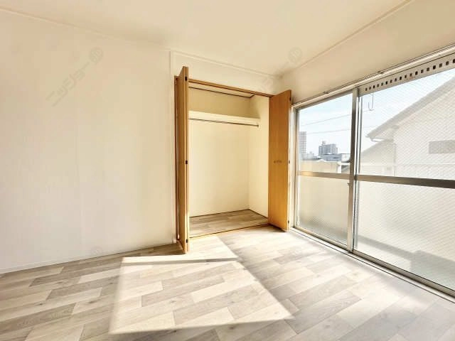 収納（南洋間）