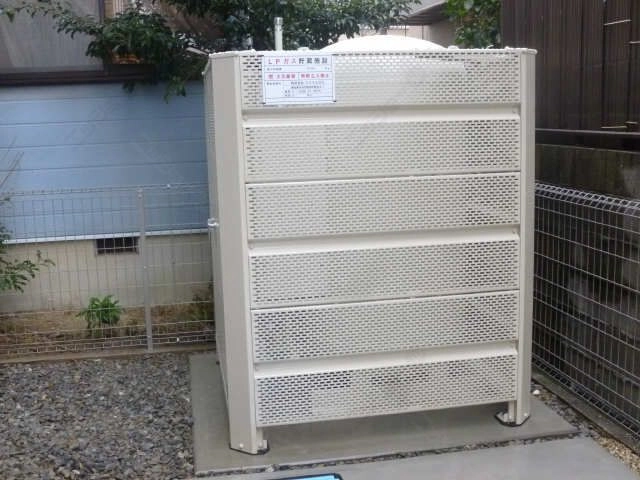 プロパンガスタンク