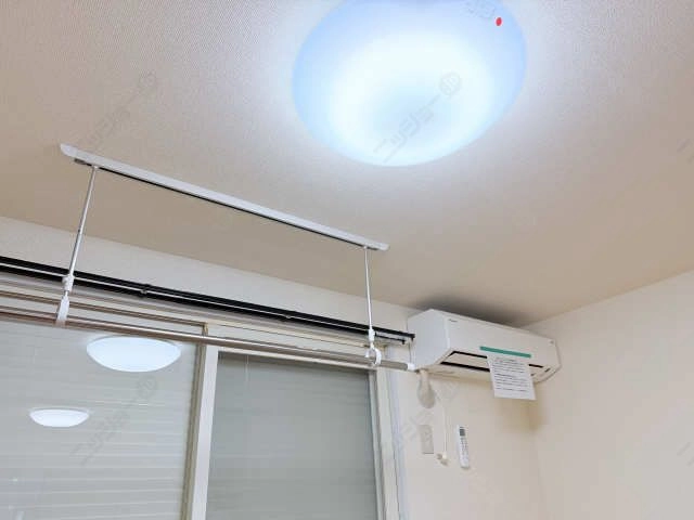 エアコンと室内物干し