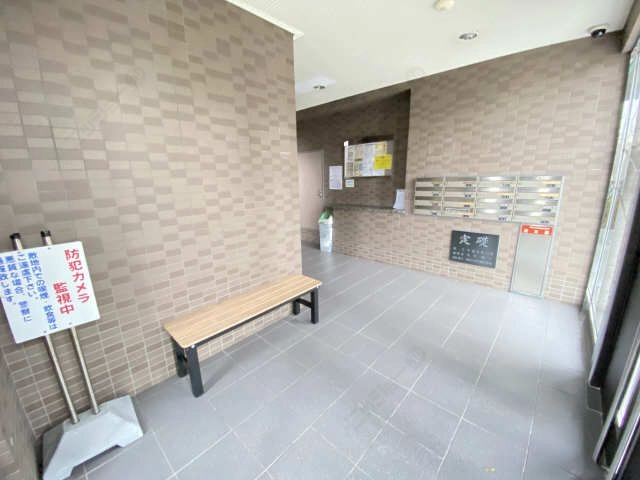 エントランス（中）