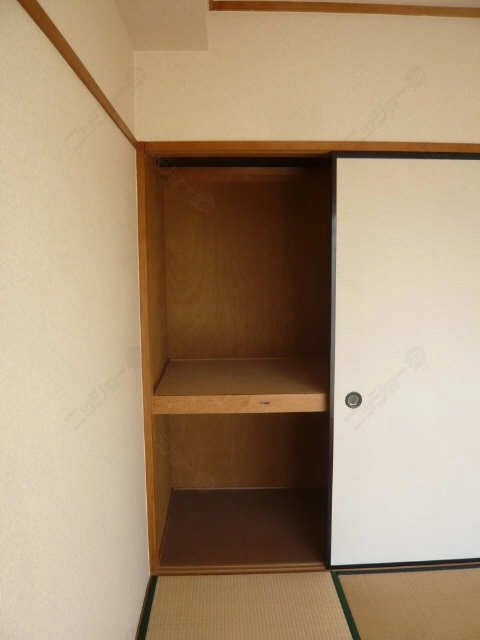 南和室押入れ
