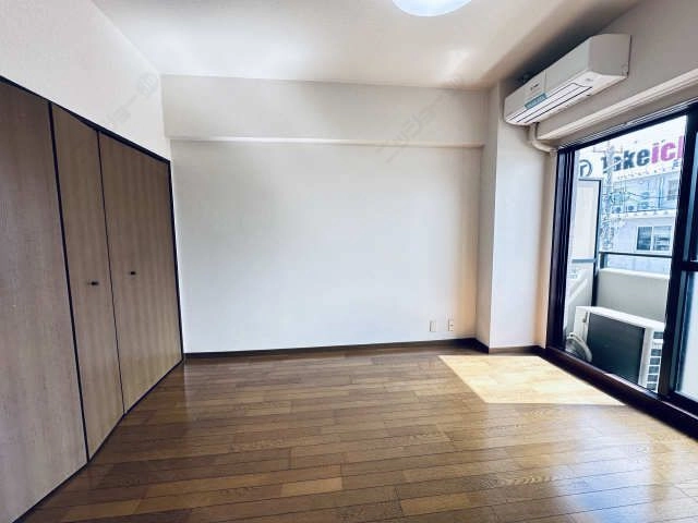 リビング横洋室