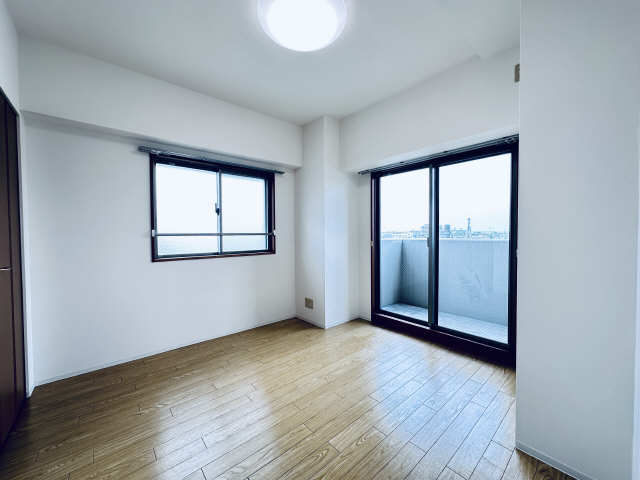 リビング横洋室