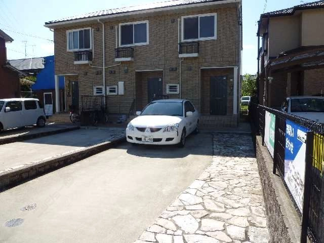 前面駐車場2台!!