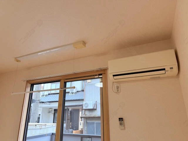 エアコンと室内物干し