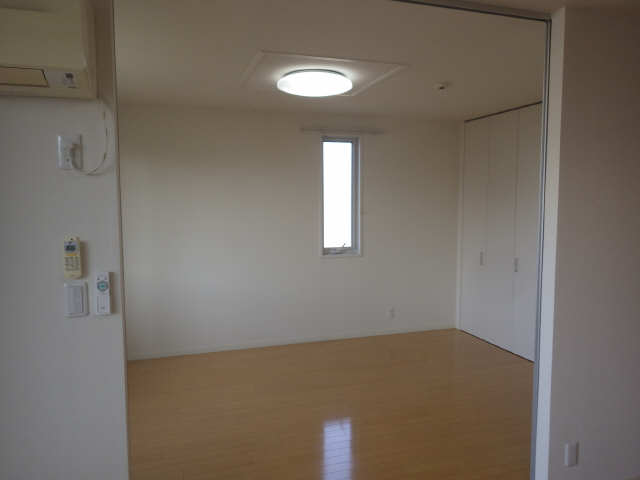 リビングから洋室