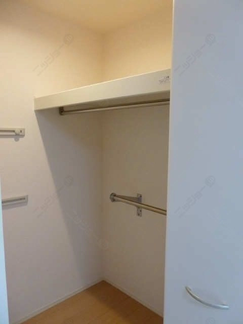 ｳｫｰｸｲﾝｸﾛｰｾﾞｯﾄ-1