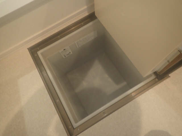 床下収納（脱衣所）