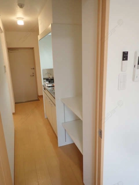 キッチン横棚