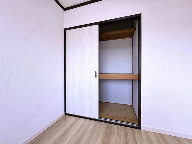 洋室４帖半・収納